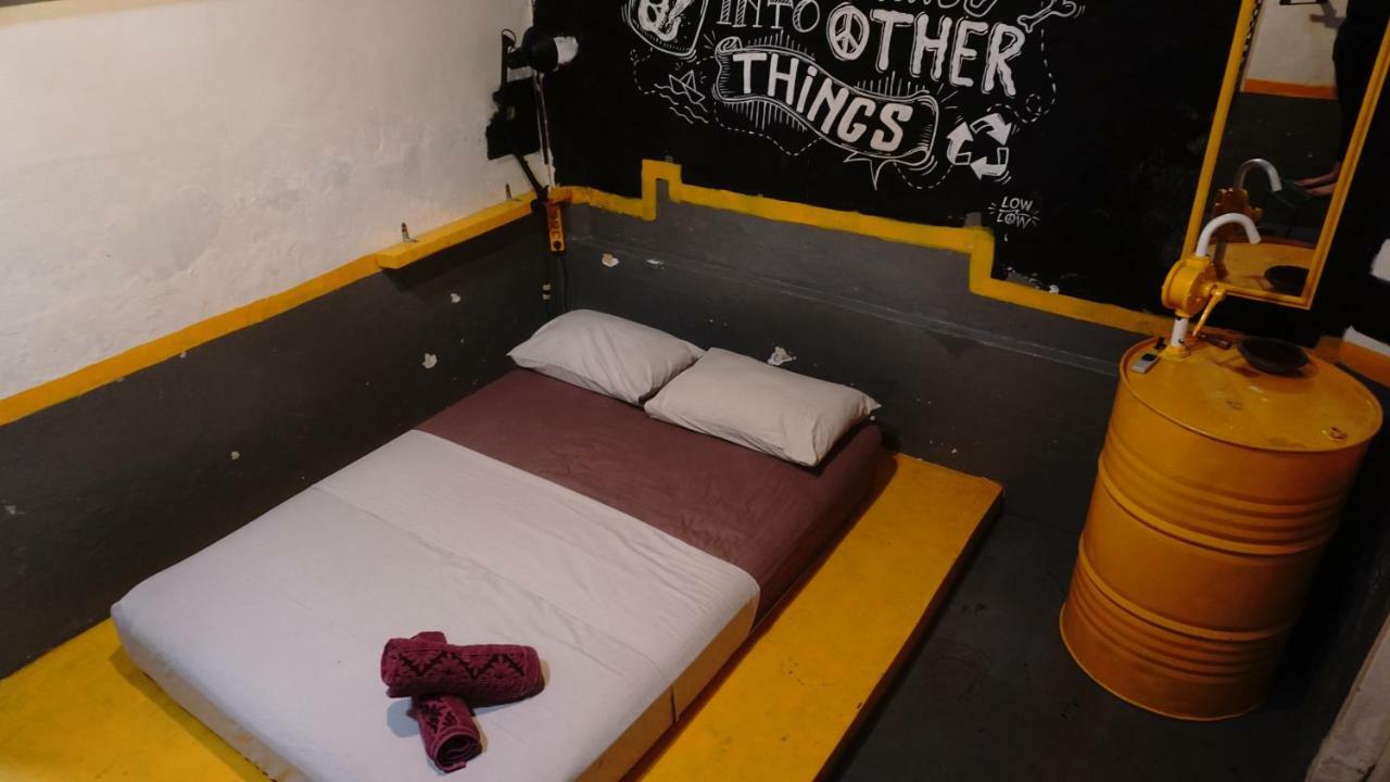 Abrakadabra! Artbnb Yogyakarta Kültér fotó