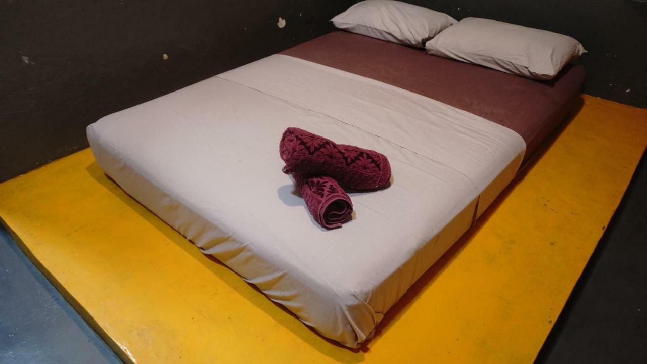 Abrakadabra! Artbnb Yogyakarta Kültér fotó